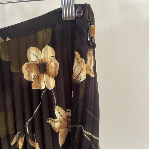 Gorgeous Vintage Prophecy Floral Accordian Midi Skirt - 12 - Picture 2 of 5